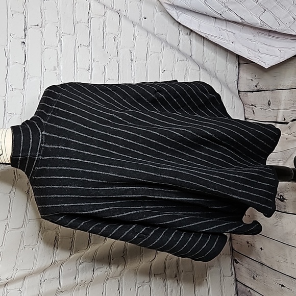 Saks Fifth Avenue Black/Grey Cape - Picture 2 of 3